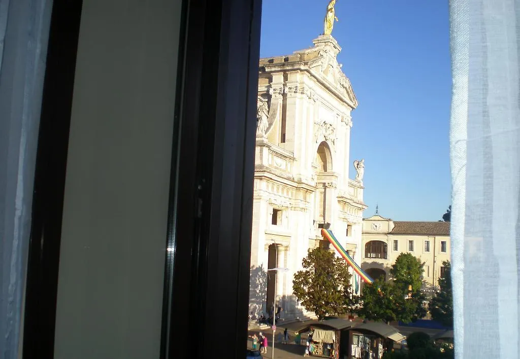 ***  Piazza Degli Angeli Guest House Santa Maria Degli Angeli  Italy