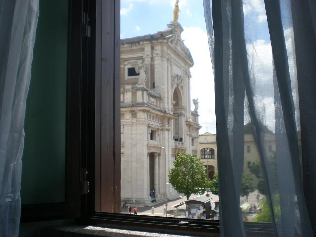 Piazza Degli Angeli Guest House Santa Maria Degli Angeli   Assisi