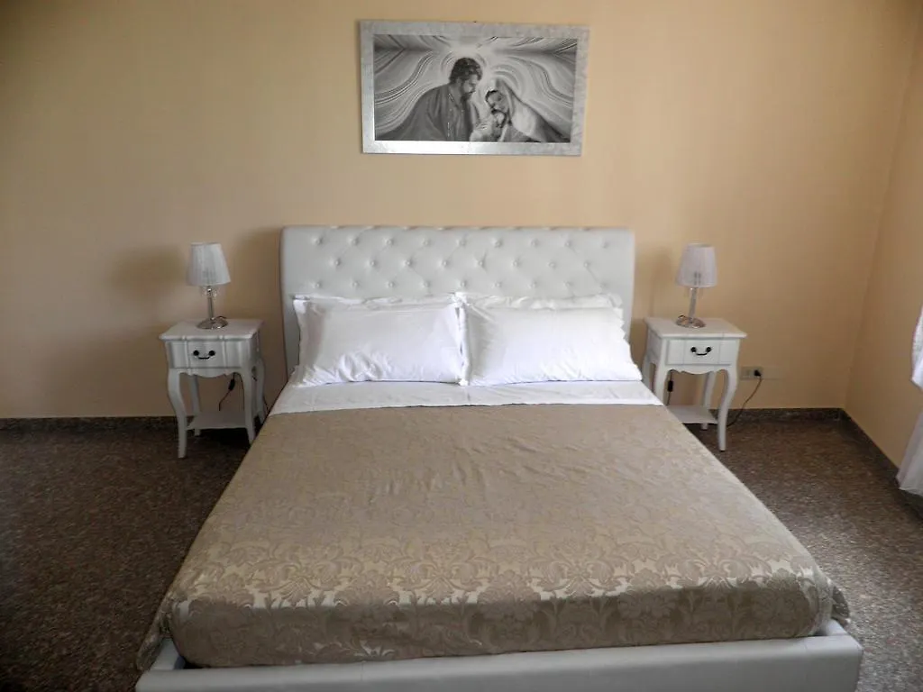 Piazza Degli Angeli Guest House Santa Maria Degli Angeli  3*, Assisi Italy